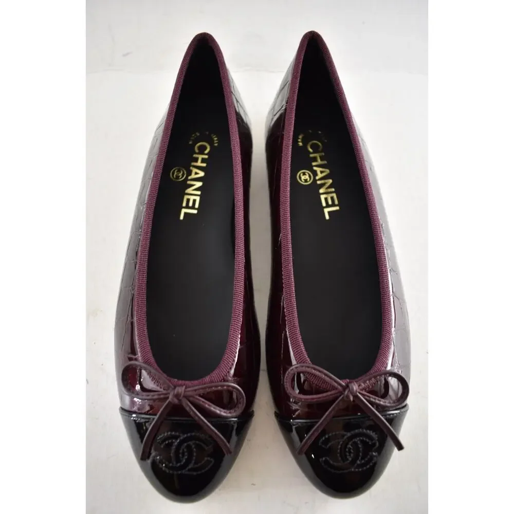 Chanel 26A Burgundy Red Black Crocodile Croc CC Logo Ballet Ballerina Flat 38.5